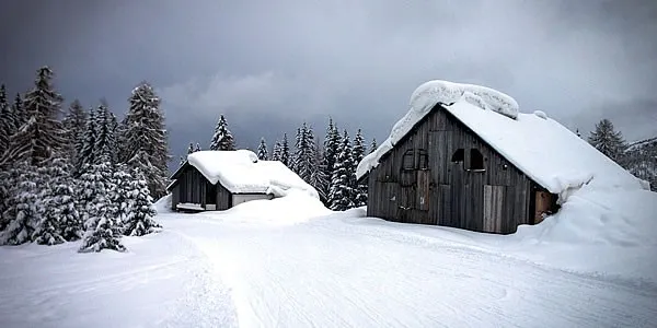 Traveler of Lost City: Winter + Autumn Scenes