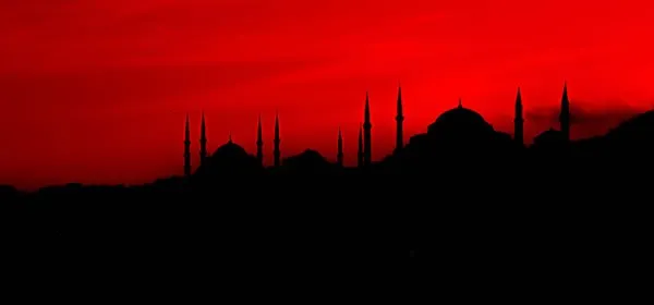 OLAĞANÜSTÜ BİR ŞEHİR : İSTANBUL