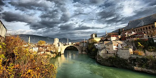 YİTİK KENTİN YOLCUSU : BOSNA